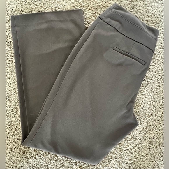 Apt. 9 Women’s Dress Pants Olive size 10S - Picture 2 of 5